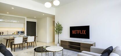 LUX The Marina Vista Beachfront Suite 2