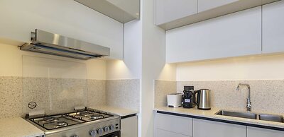 LUX The Marina Vista Beachfront Suite 2