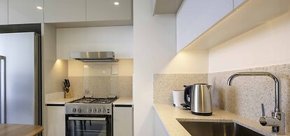 LUX The Marina Vista Beachfront Suite 2