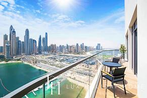 LUX The Marina Vista Beachfront Suite 2