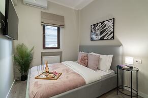 Modern & Bright Studios on Amzei Square