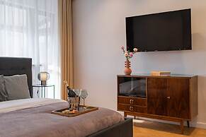 Vibrant & Spacious 3BR Condos on Amzei Square
