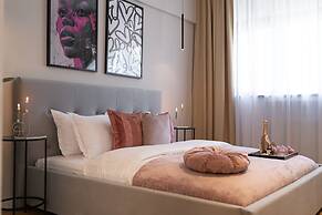 Vibrant & Spacious 3BR Condos on Amzei Square