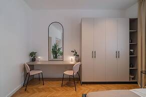 Vibrant & Spacious 3BR Condos on Amzei Square