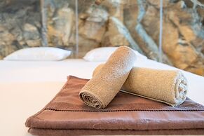 Ria Mar Villas & Suites by Live&Travel