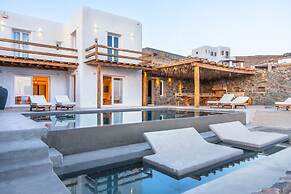 Ria Mar Villas & Suites by Live&Travel