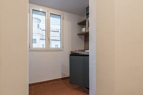 JOIVY Flats Next To Fontana di Trevi
