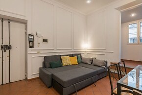 JOIVY Flats Next To Fontana di Trevi