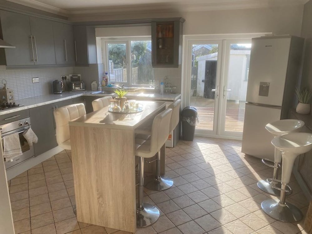 Welsh Retreat With Stunning Views, Sleeps Upto 4