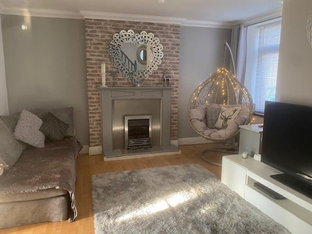 Welsh Retreat With Stunning Views, Sleeps Upto 4
