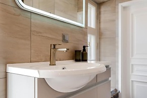 Luxury 2BD apartment in City Center