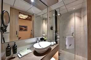 The Luxurious Suites