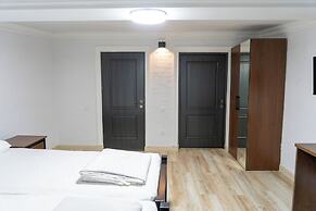Nest Inn