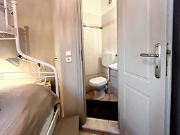 Pantheon Apartments & Studios