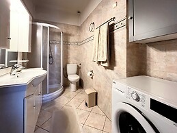 Pantheon Apartments & Studios