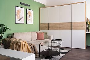 Cismigiu Park Studio - Fresh & Serene Flat with Light-Filled Interiors