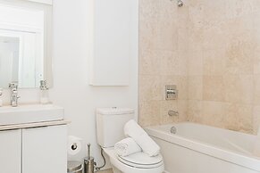 Beautiful Luxurious Modern Suite