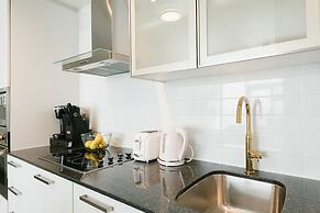 Beautiful Luxurious Modern Suite