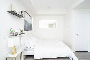 Beautiful Luxurious Modern Suite