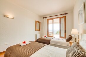 Seafront Luxury Villa Can Torrens