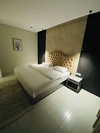 Leena Hotel