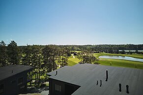 Platinum Swing - Spacious 4BR Villa with Panorama Views
