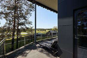Platinum Swing - Spacious 4BR Villa with Panorama Views