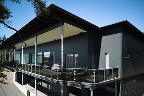 Platinum Swing - Spacious 4BR Villa with Panorama Views