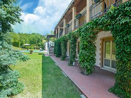 Apartment in Marche Near Lame Rosse