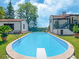 Apartment in Marche Near Lame Rosse