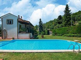 Apartment in Marche Near Lame Rosse
