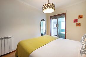 Espinho Retreat with Balcony