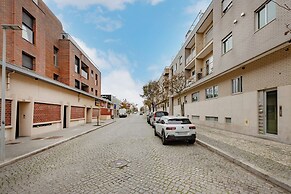 Espinho Retreat with Balcony