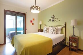 Espinho Retreat with Balcony