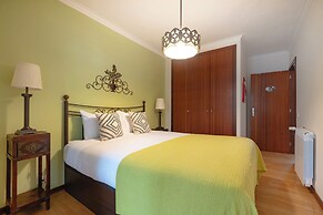 Espinho Retreat with Balcony