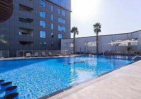 Capital Bay Comfort Studio city view
