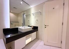 Capital Bay Comfort Studio city view