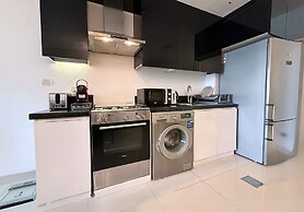 Capital Bay Comfort Studio city view