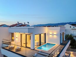 Villa Dantela