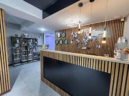 Shosh Apartments
