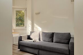 JOIVY Cosy Studio with Balcony