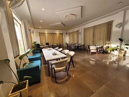 Aura Gold Resort