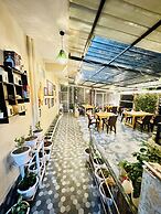Paradise Inn by HBR