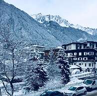 Art Studio Balcony and Breathtaking View of Chamonix