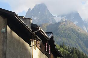 Art Studio Balcony and Breathtaking View of Chamonix