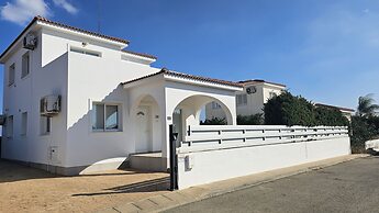 55 ATH - Stay Villa Harsha