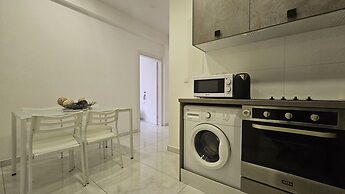 12 LCA - Stay Finibreeze Apartment