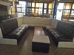 The Folks Inn Hotel