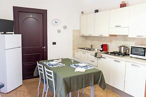 Porto Apartments - La Caletta