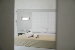 Riviera Luxury Rooms